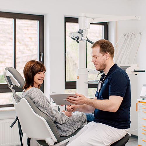 Zahnarzt in Rohrbach - Zahnarztpraxis - Maximilian Wessel - Praxis - Behandlungsberatung